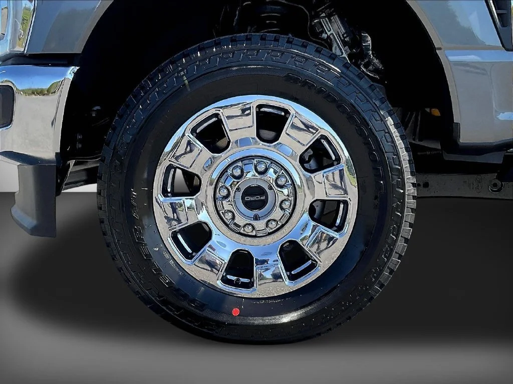 New 2027 Carbonized Gray Metallic Ford F-250® Lariat® image 14