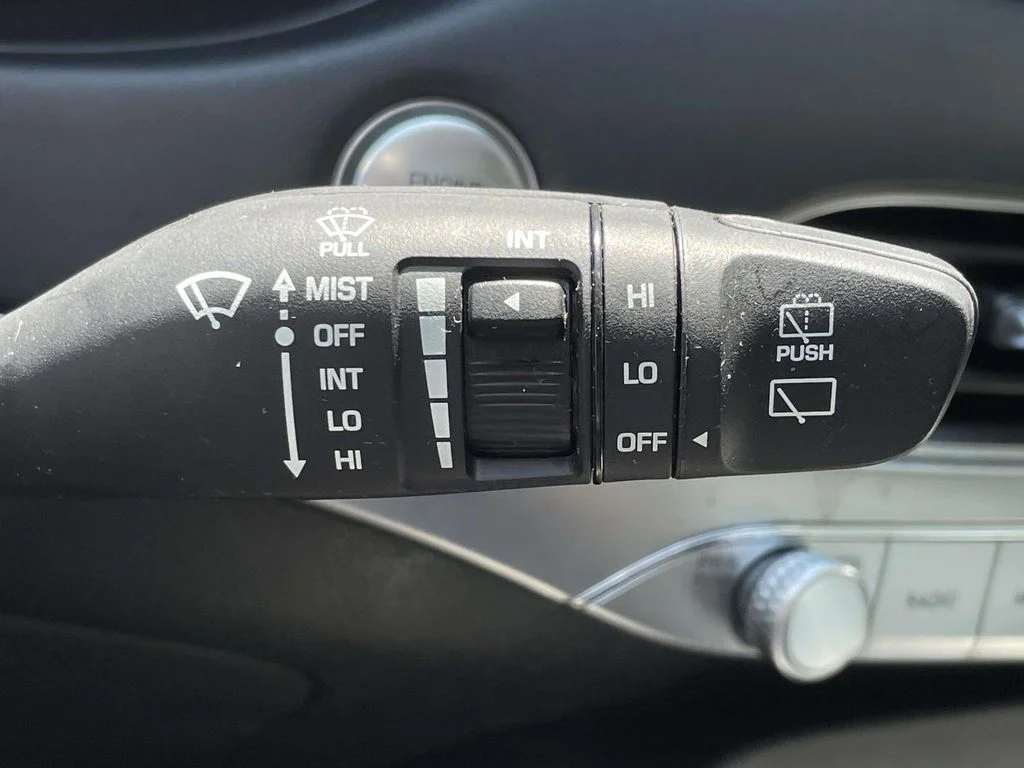 Used 2020 Green Hyundai SEL image 24