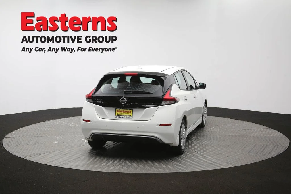 Used 2023 White Nissan S image 34