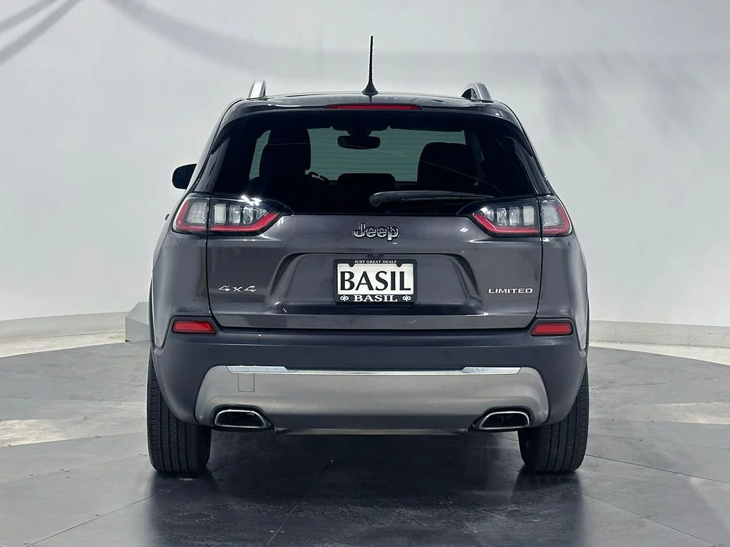 Used 2020 Gray Jeep Limited image 12