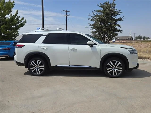 Used 2024 Pearl White Tricoat Nissan Platinum (A9) Front-Wheel Drive image 5