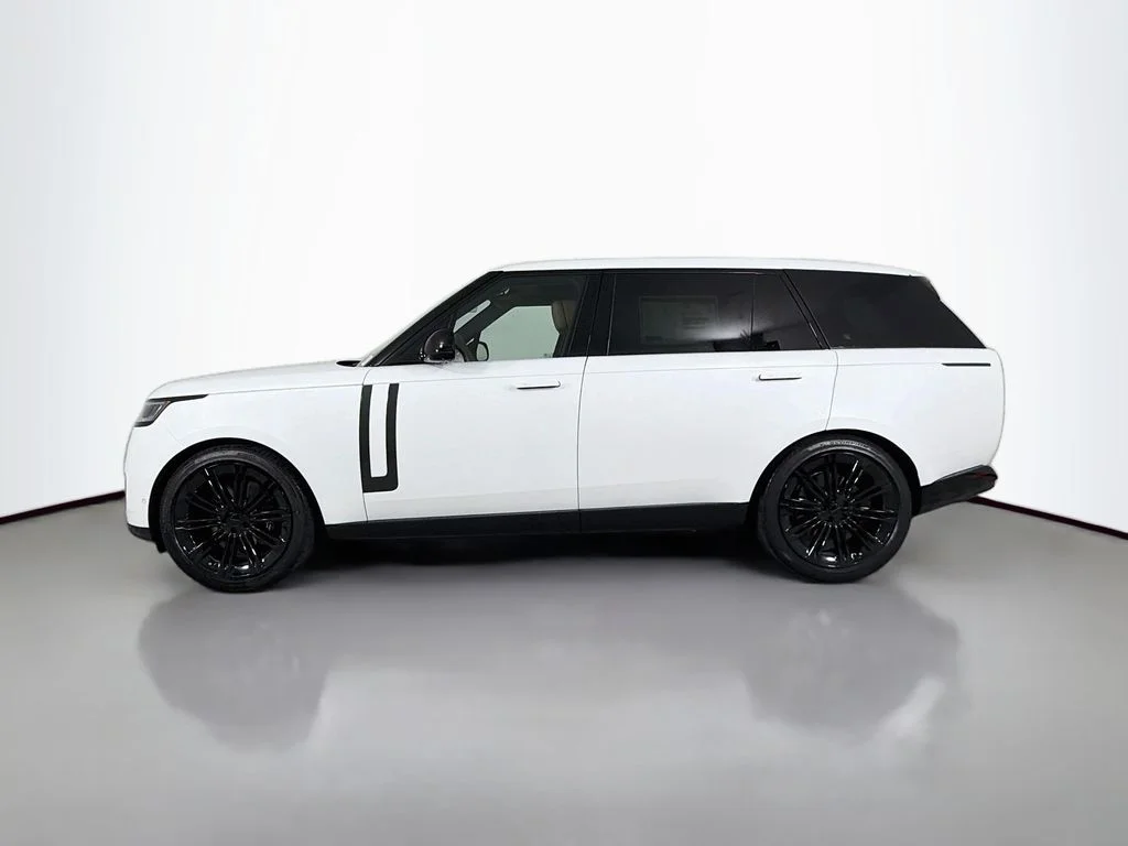New 2026 Ostuni Pearl White Land Rover SE LWB 7-Seats / V8 image 8
