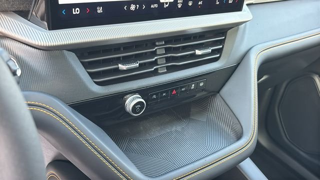 New 2026 Star White Metallic Tri-Coat Ford Tremor image 19