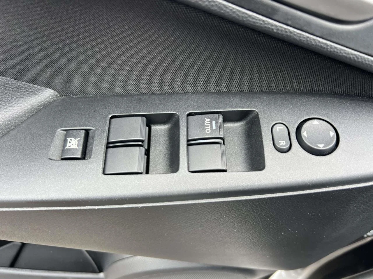 Used 2012 Graphite Mica Mazda i Touring image 21