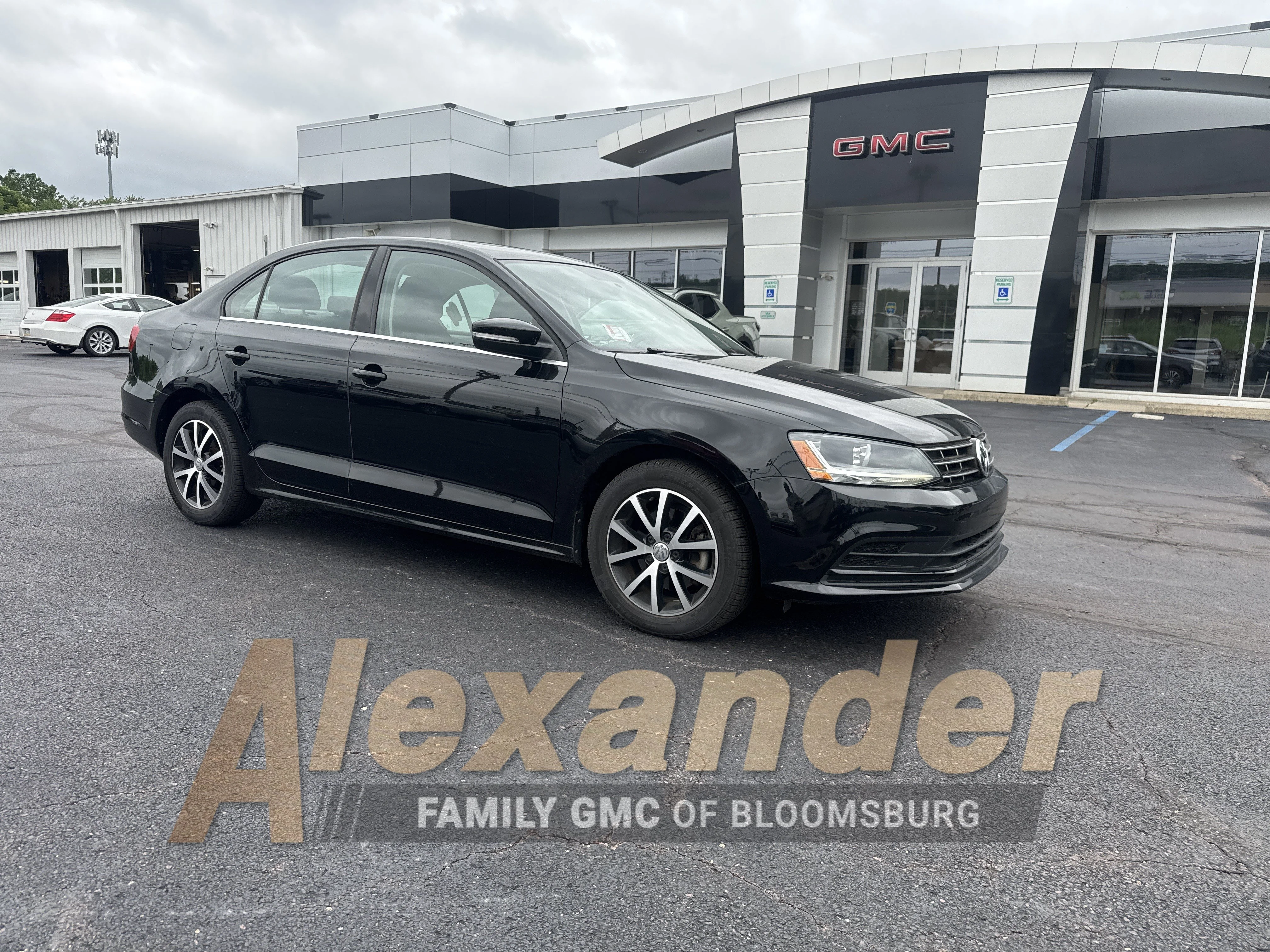Used 2018 Black Uni Volkswagen 1.4T SE image 1