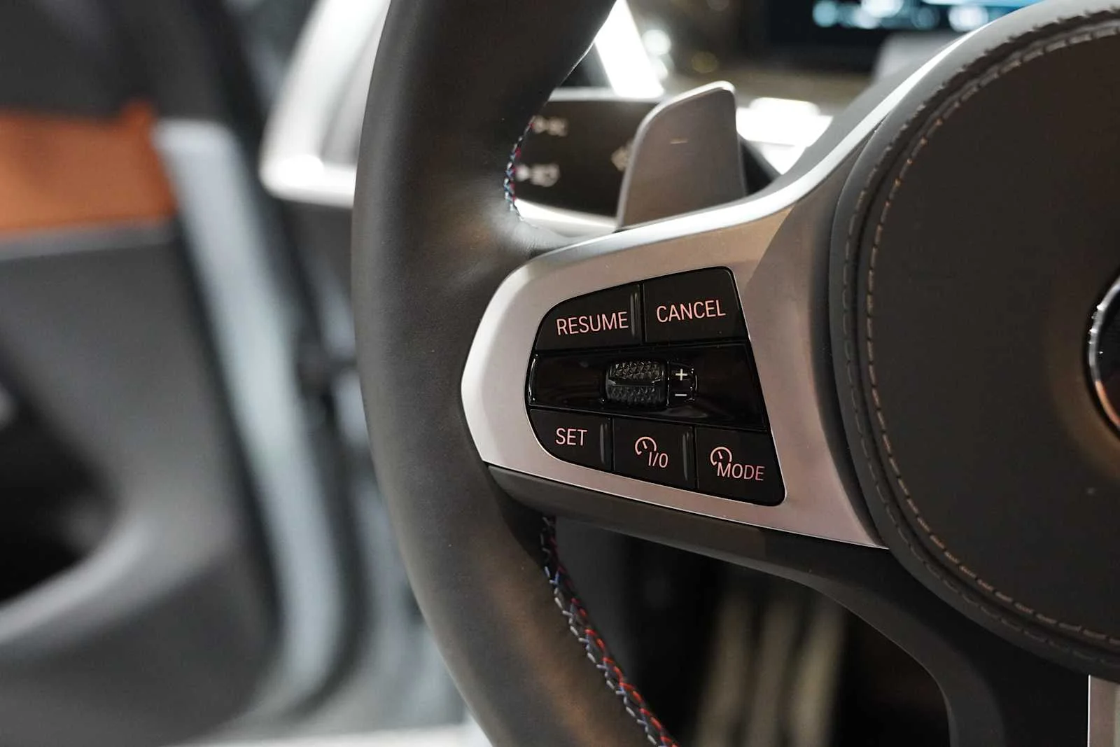 Used 2026 Brooklyn Grey Metallic BMW M60i image 23