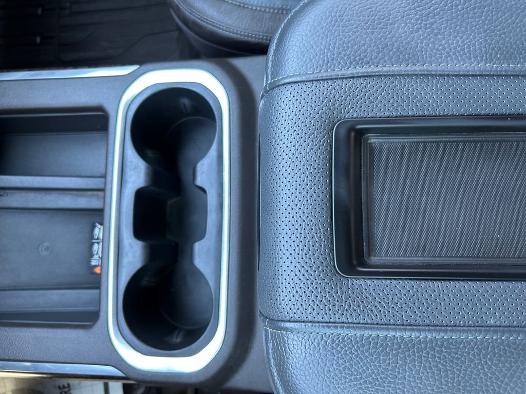 Used 2020 White GMC Denali image 23