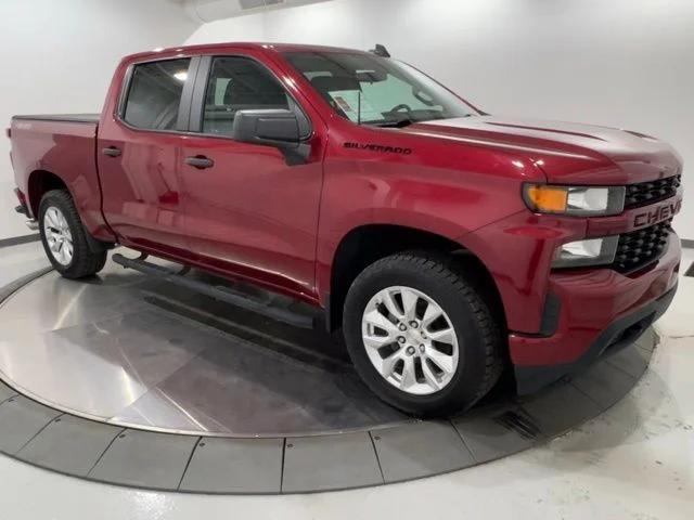 Used 2020 Red Chevrolet Custom image 4