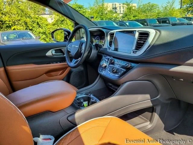 2026 Chrysler Pacifica Pinnacle - Photo 29