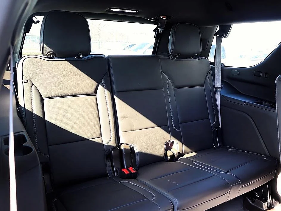 Used 2023 Pearl Beige Metallic GMC Denali image 27