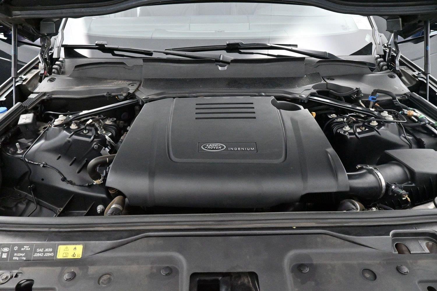 Used 2023 Black Land Rover S R-Dynamic image 45