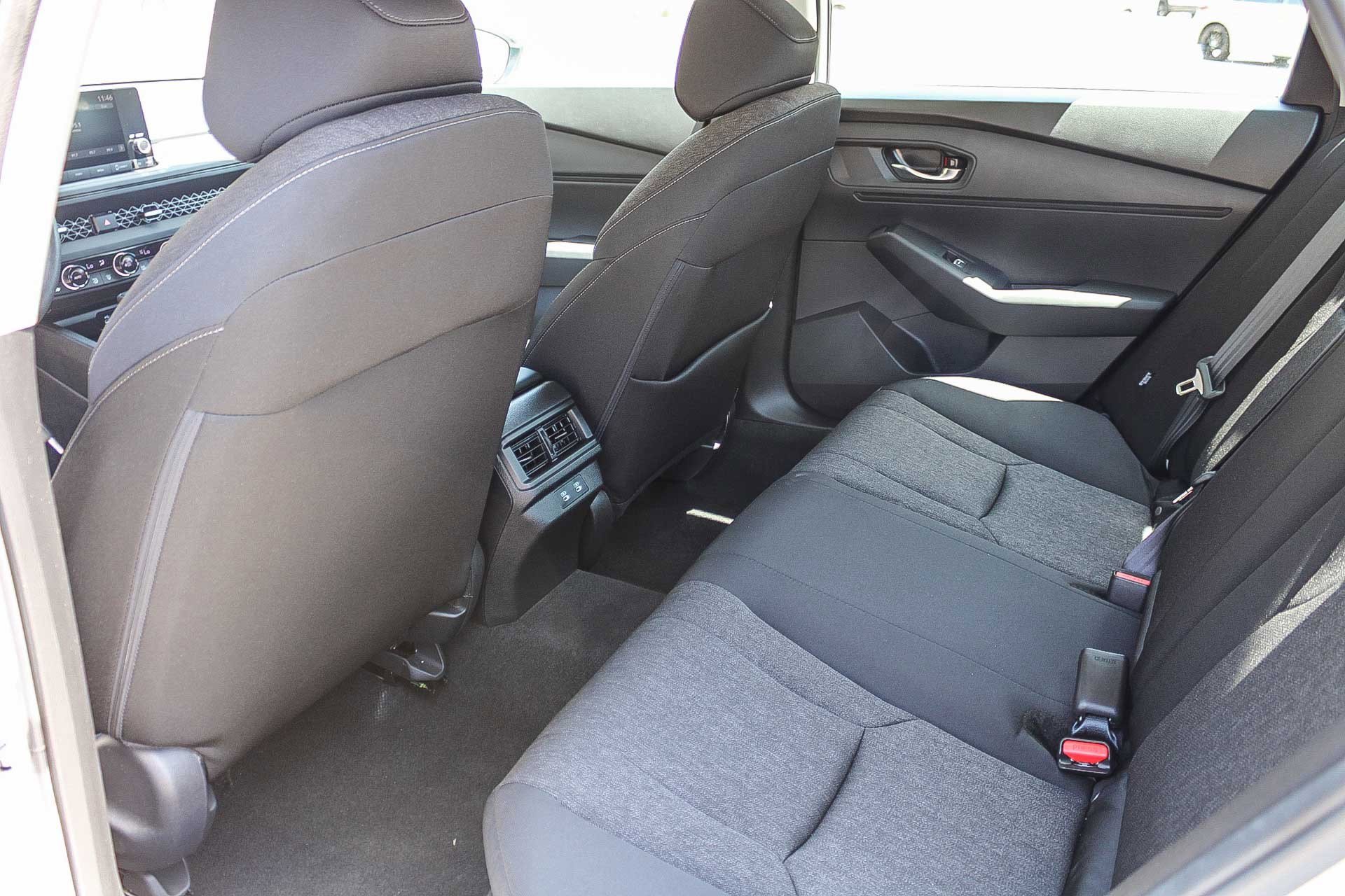 2025 Honda Accord SE - Photo 47