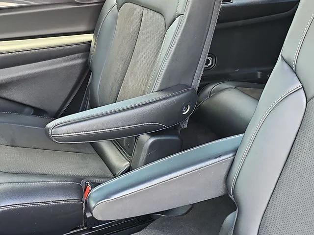 Used 2022 Black Jeep Altitude image 37