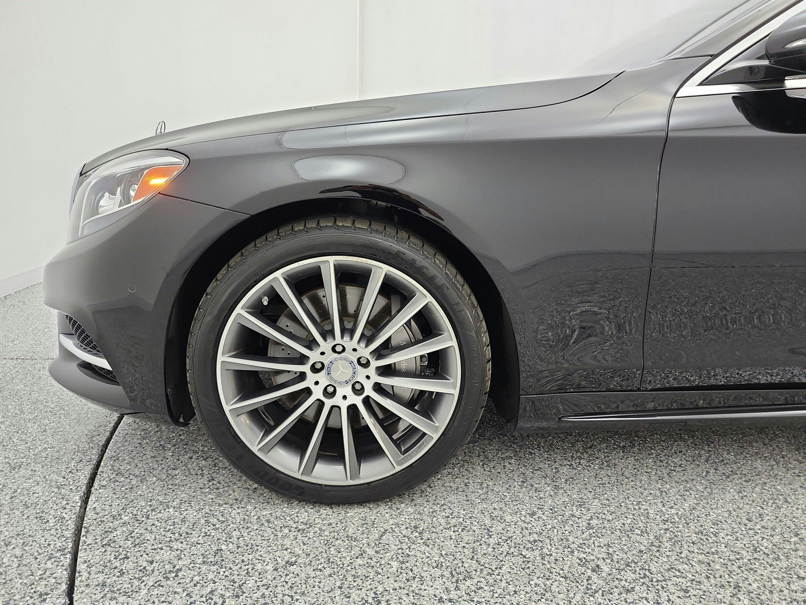 Used 2015 Black Mercedes-Benz 4dr Sdn S 550 RWD image 17