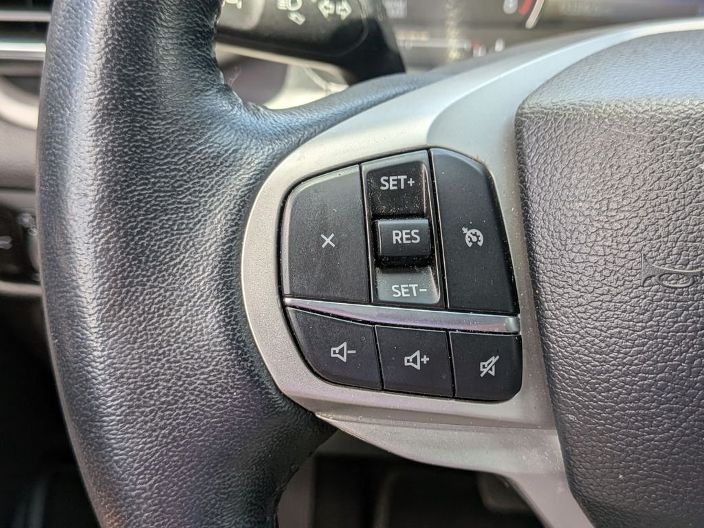 Used 2023 Black Ford XLT image 17