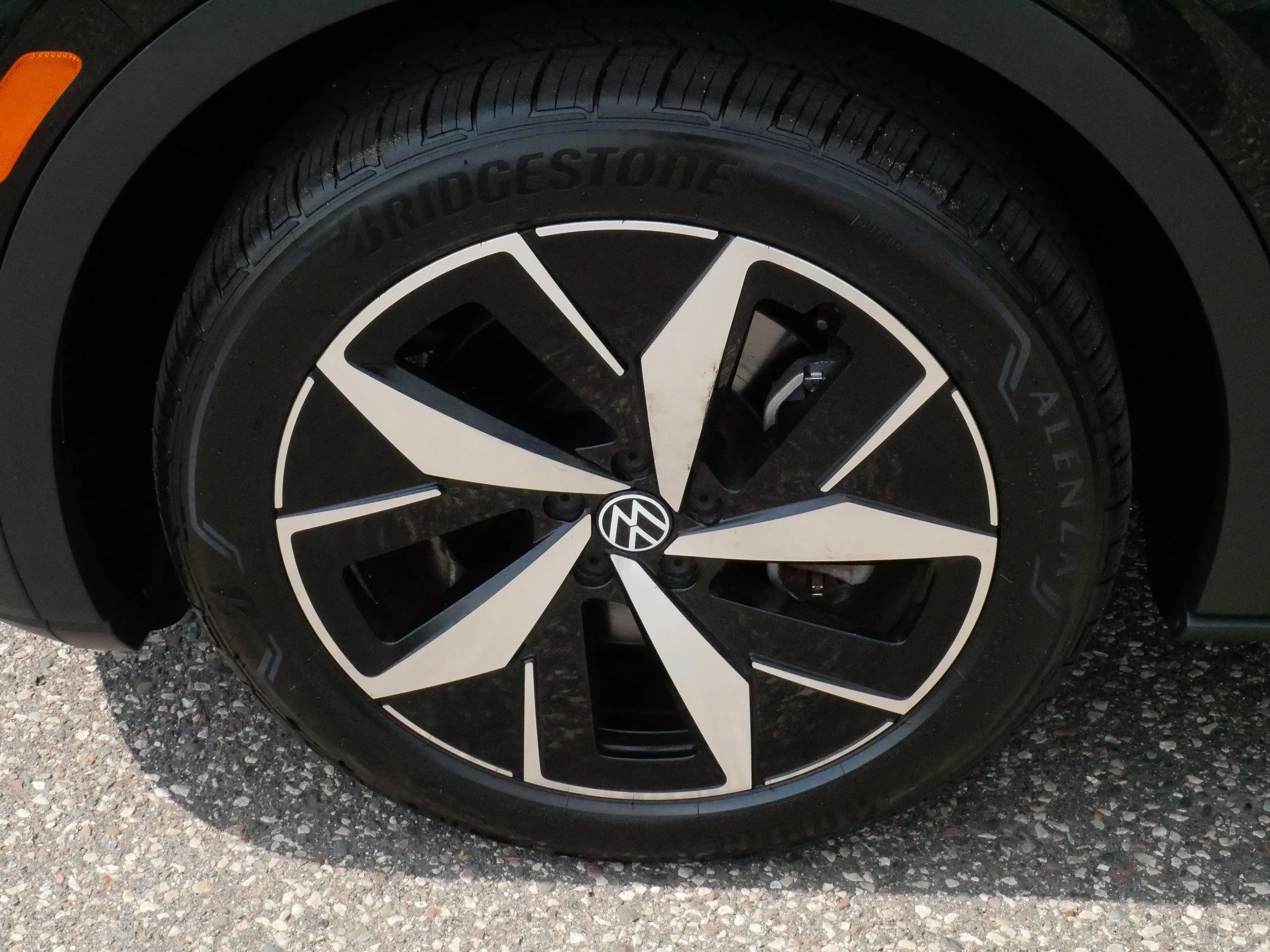 Certified Used 2023 Deep Black Pearl Volkswagen Pro S image 15