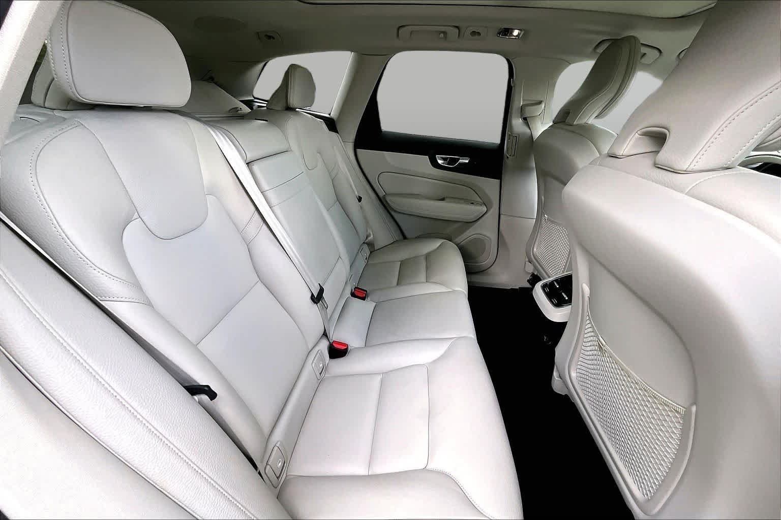 Used 2020  Volvo Inscription image 20