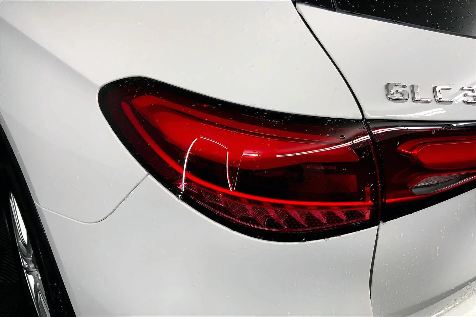 Used 2025 Polar White Mercedes-Benz GLC 300 image 6