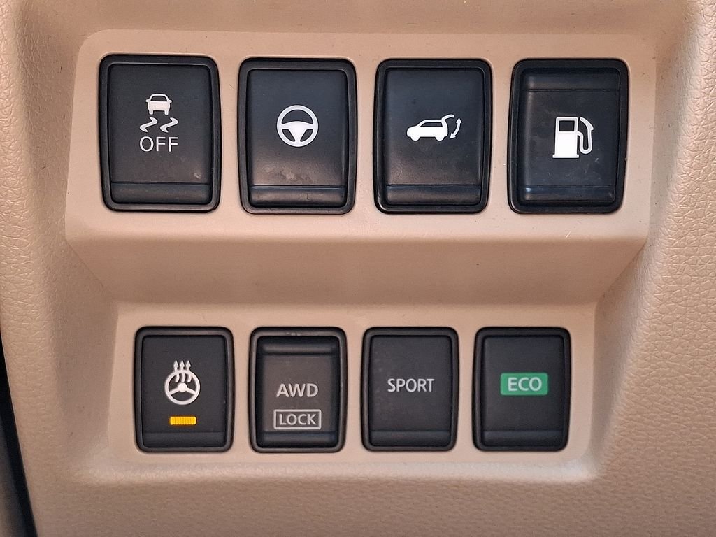 Used 2019 Green Nissan SL image 24