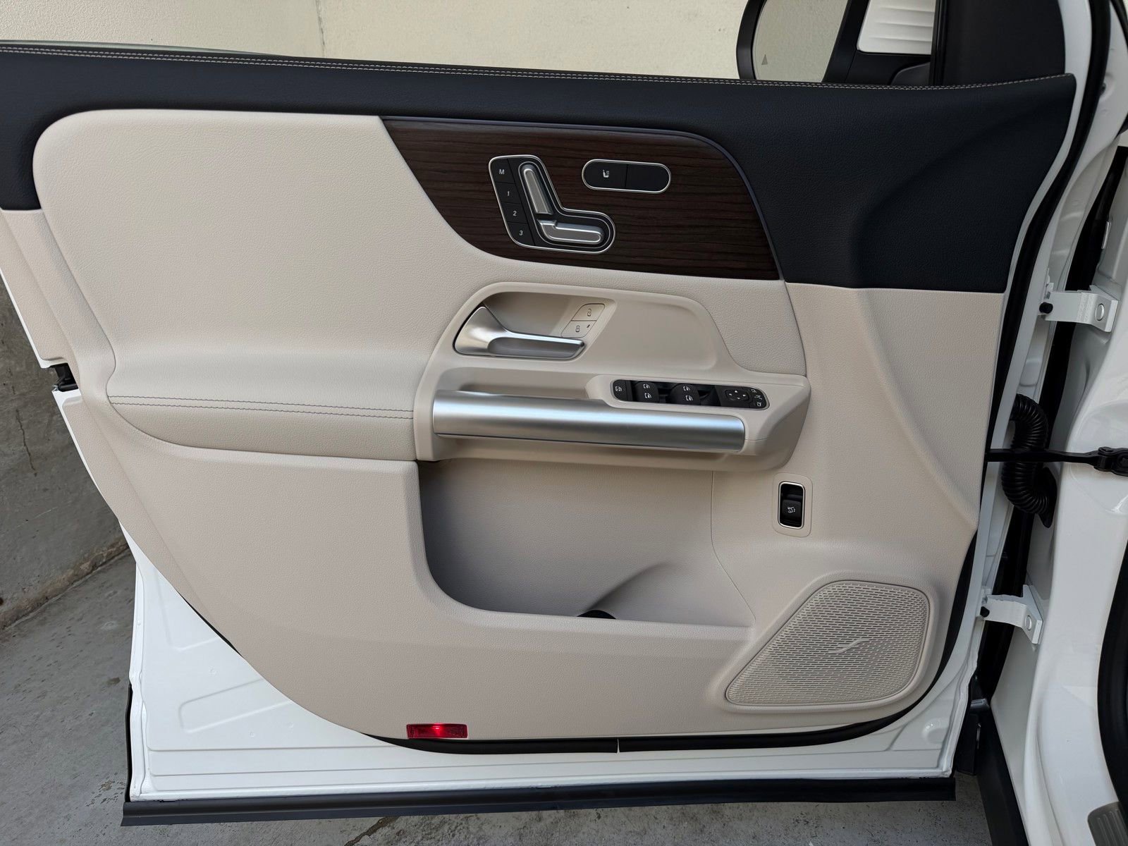 New 2026 Polar White Mercedes-Benz GLA 250 image 42