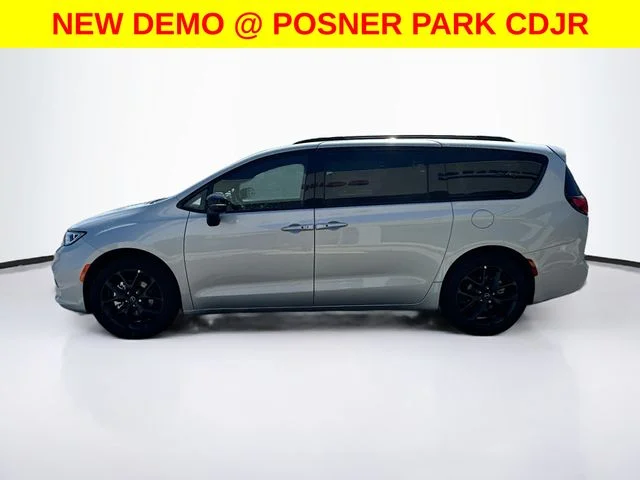 New 2026 Silver Mist Clear-Coat Exterior Paint Chrysler  image 8