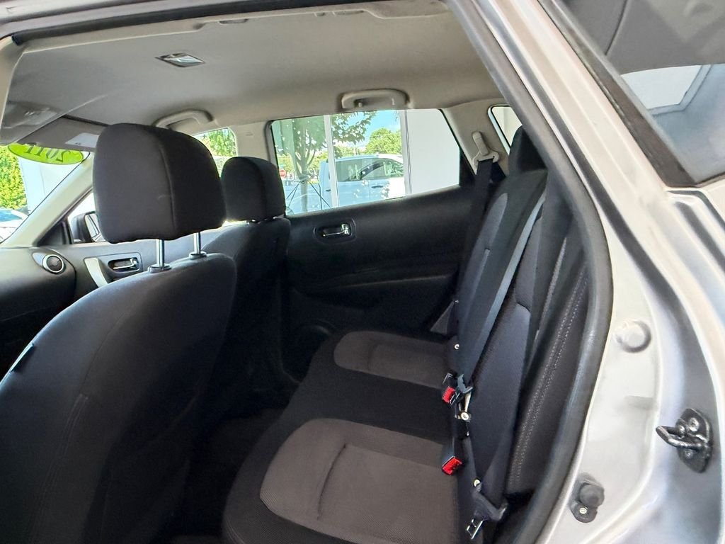 Used 2011 Gray Nissan SV image 11