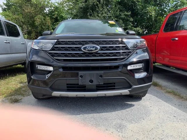 Used 2023 Black Ford XLT image 2