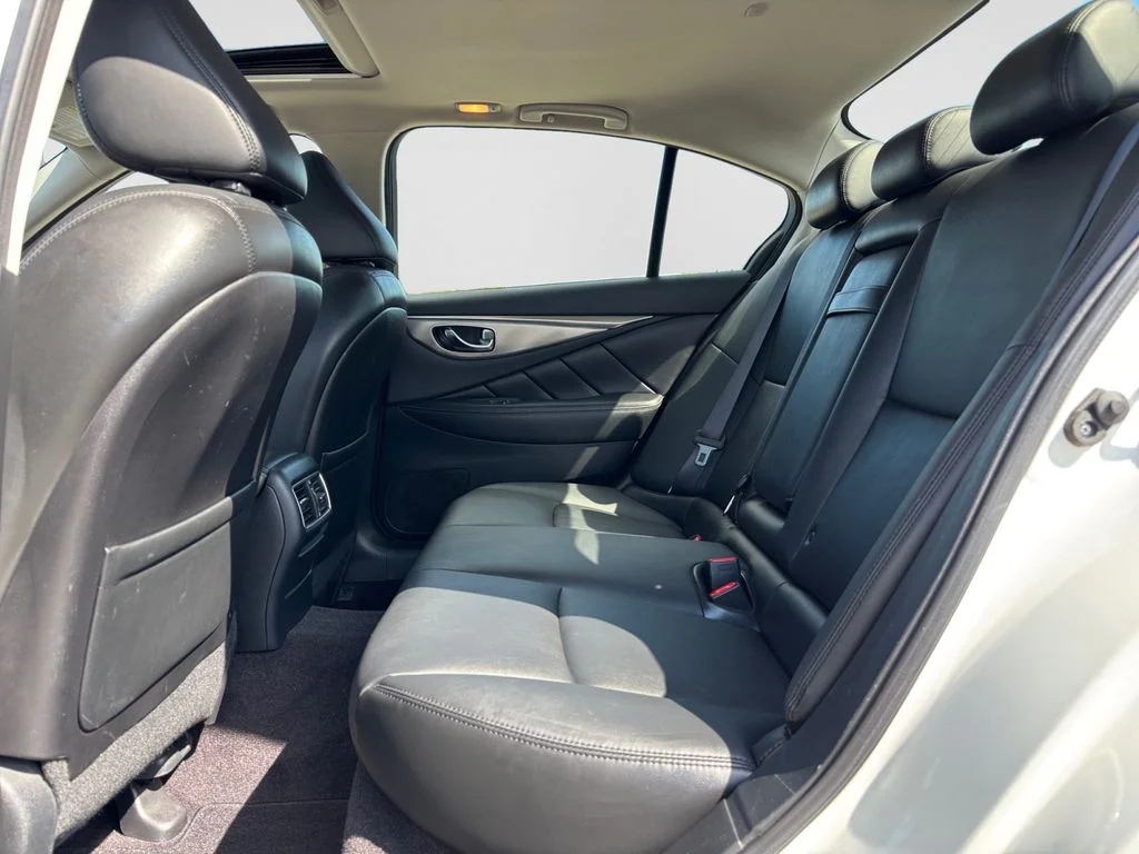Used 2017 White INFINITI 3.0t Premium image 35