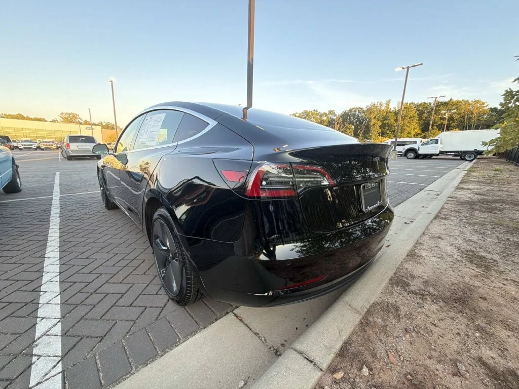 Used 2020  Tesla Standard image 32