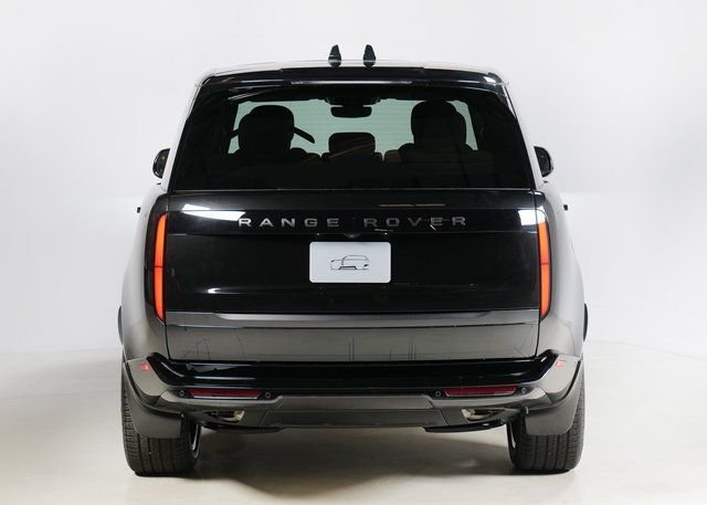 New 2026 Santorini Black Land Rover SE image 7