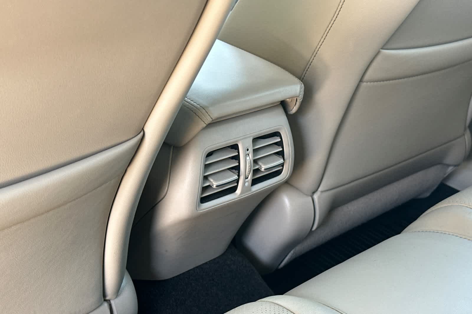Used 2012  Acura  image 14