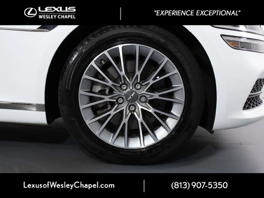 Used 2024 White Genesis 2.5T image 3