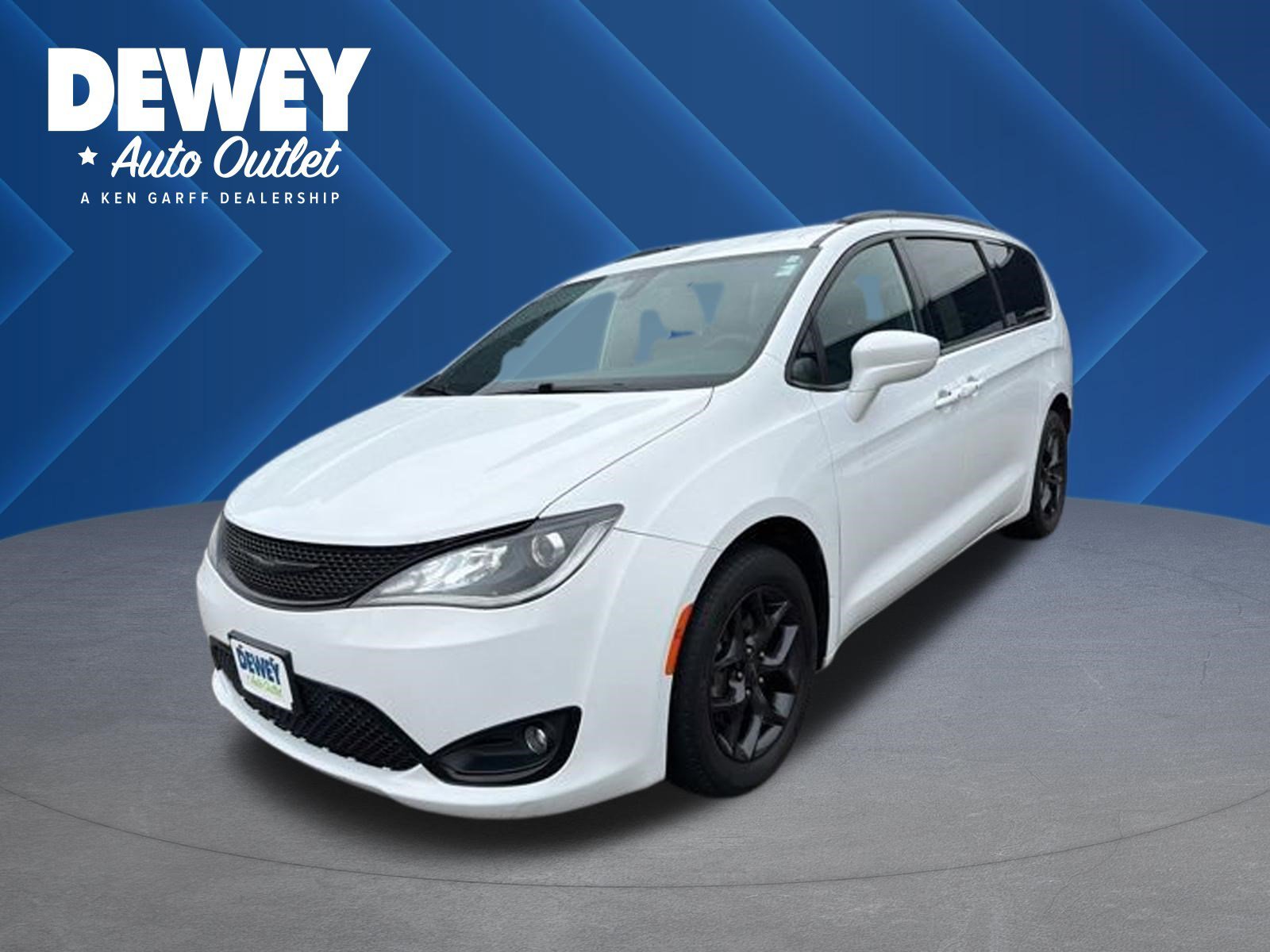 2020 Chrysler Pacifica Touring L's photo