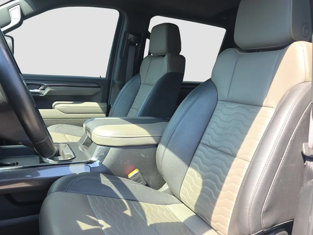 Used 2025 Slate Gray Metallic Chevrolet ZR2 image 7