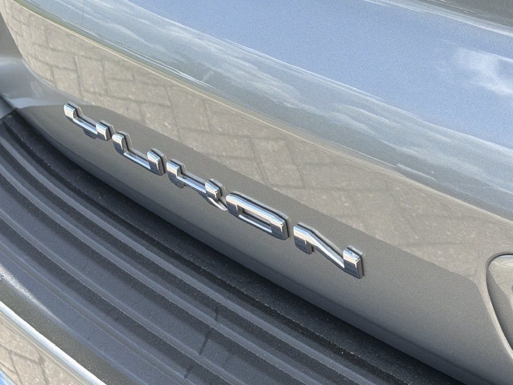 2023 GMC Yukon SLT - Photo 16