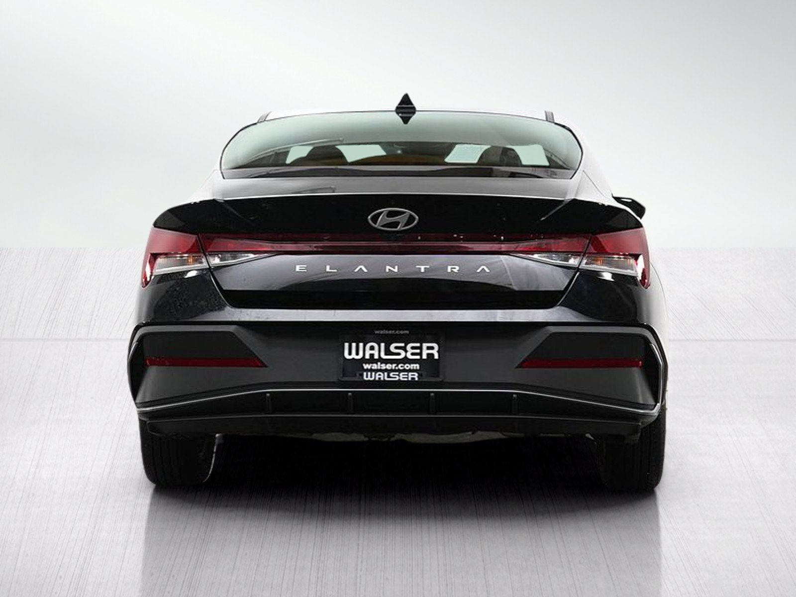Used 2024 Abyss Black Hyundai SE IVT image 4