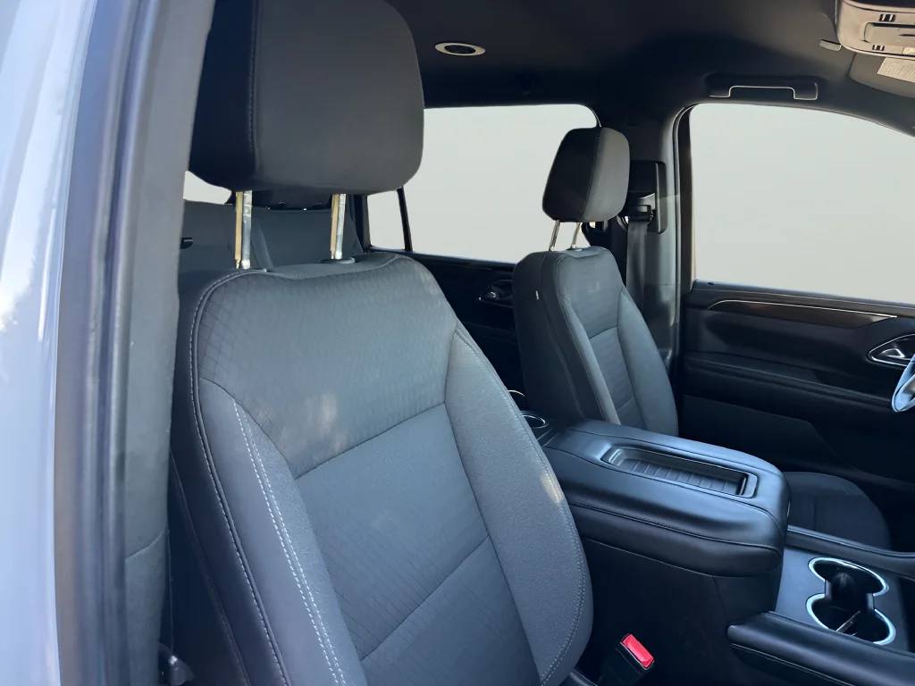 Used 2023 White GMC SLE image 38