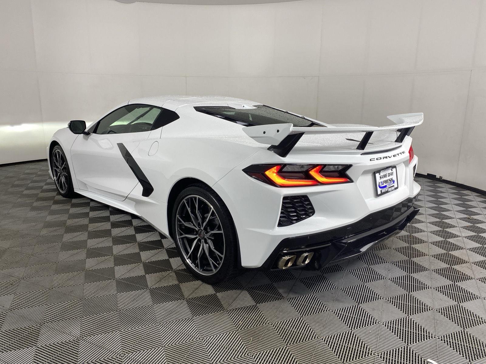 Used 2023 Arctic White Chevrolet 2LT image 11