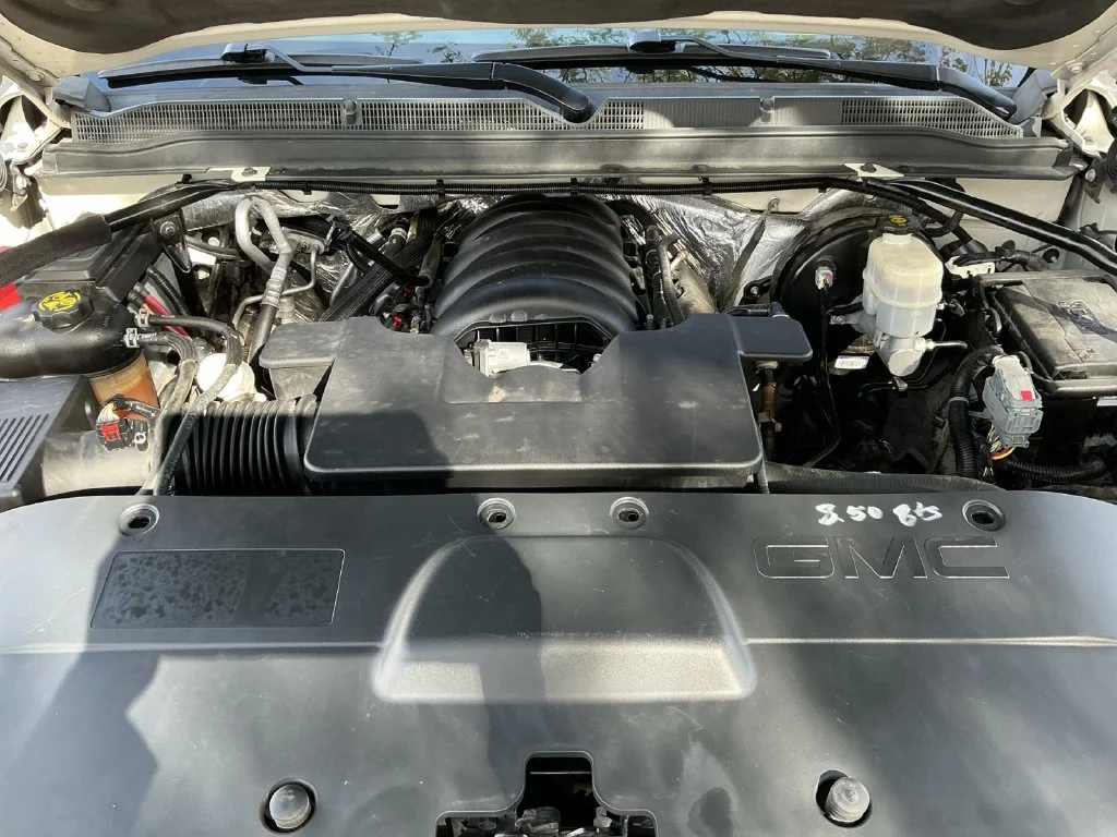 Used 2015 WHITE DIAMOND TRICOAT GMC SLT image 30