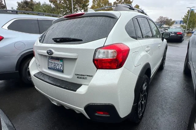 Used 2017 White Subaru 2.0i Premium image 7