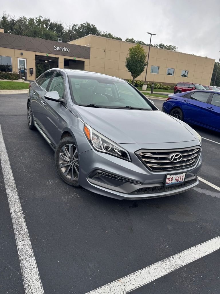 Used 2016 Gray Hyundai Sport image 2