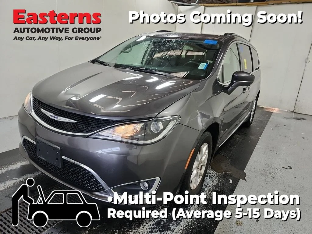 Used 2020 Gray Chrysler Touring L image 1