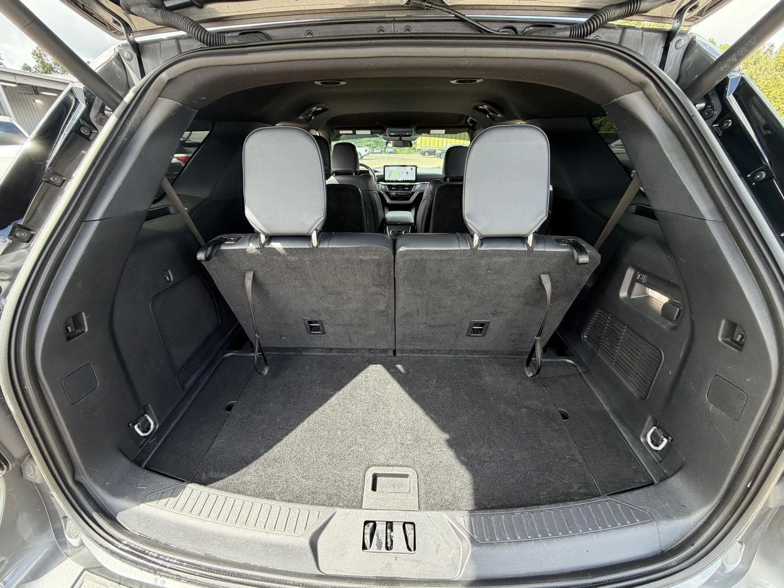 Used 2025 Carbonized Gray Ford ST-Line image 18