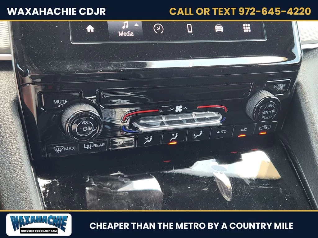 New 2026 Baltic Gray Metallic Clear-Coat Exterior Paint Jeep Laredo image 15