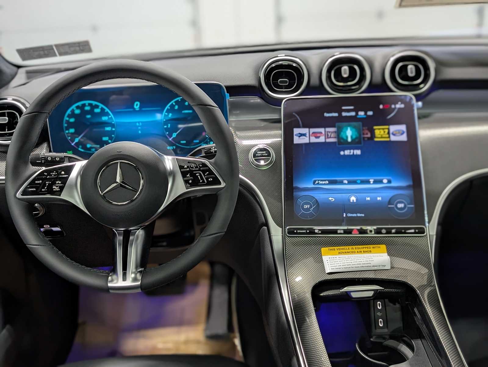 Used 2026 Obsidian Black Metallic Mercedes-Benz GLC 300 image 5