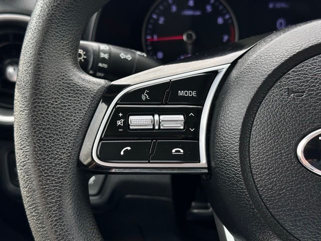 Used 2020 Clear White Kia LXS image 11