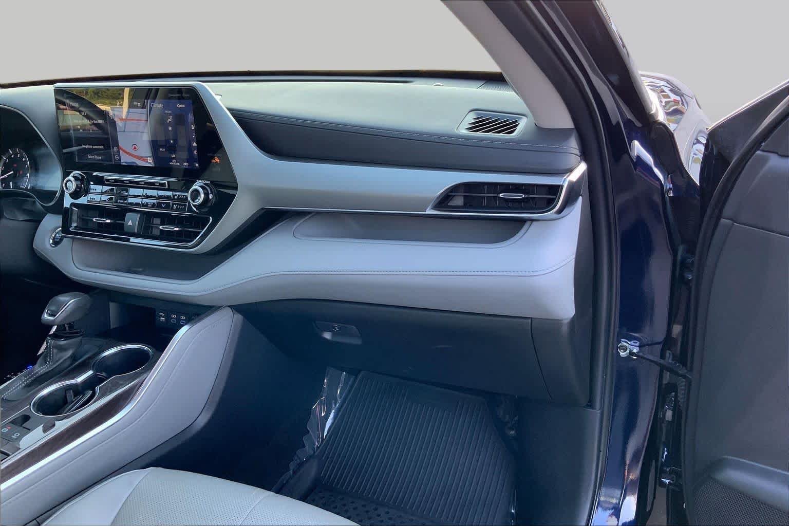 Used 2022 Blueprint Toyota Platinum image 16