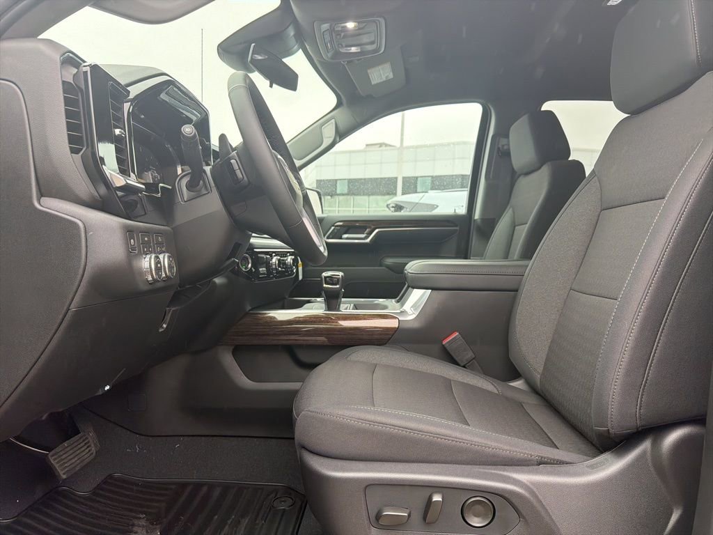 New 2026 Onyx Black GMC Elevation image 5