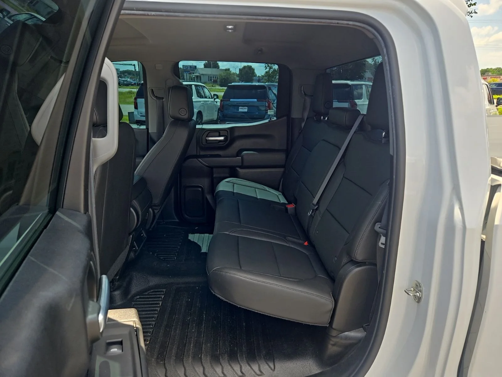 Used 2019 White Chevrolet WT image 7