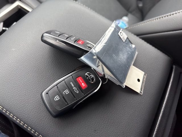 2026 Toyota Tacoma Limited - Photo 27